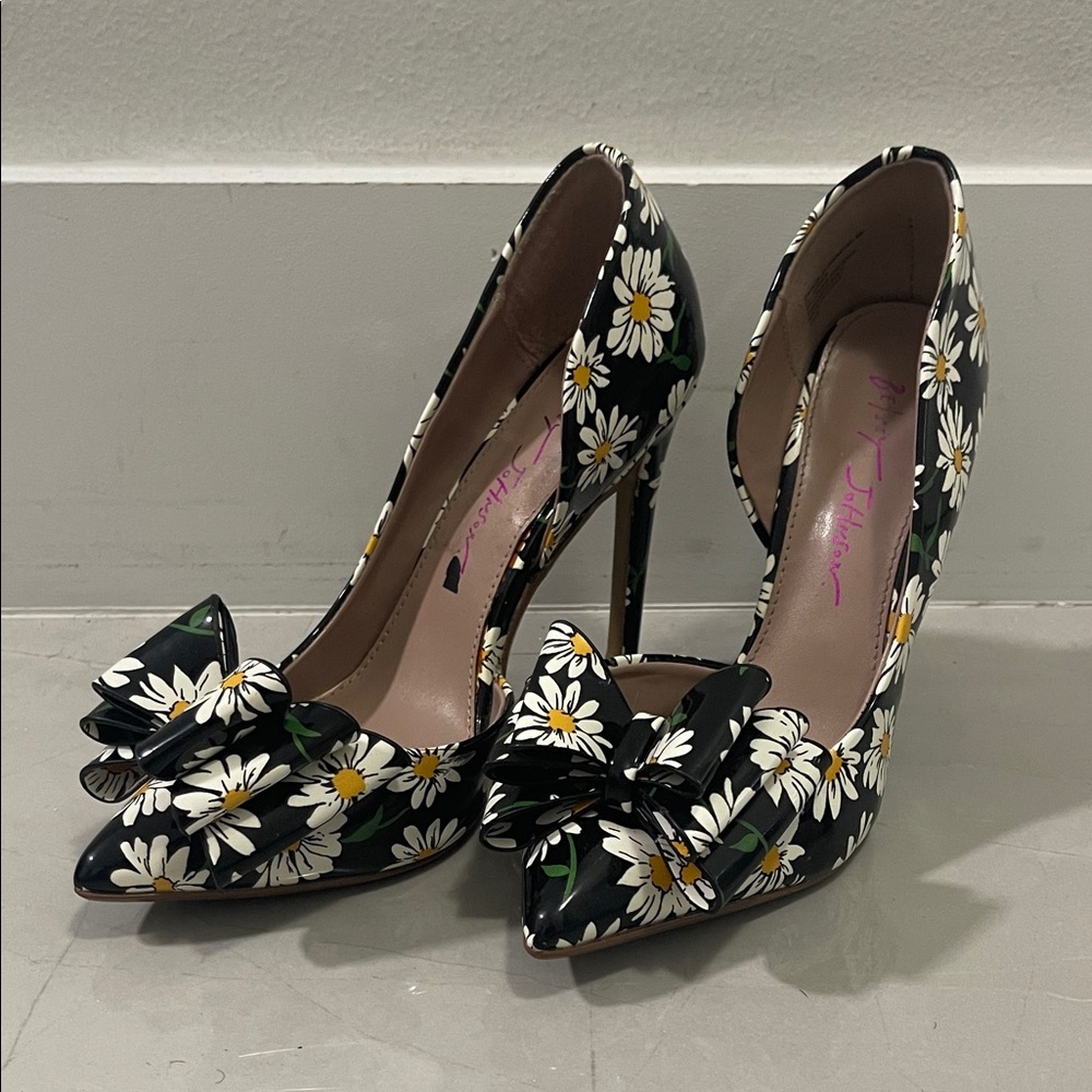 Betsey Johnson Black Floral Heels